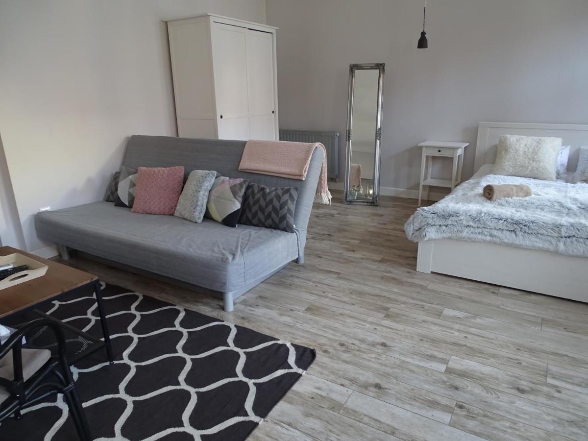 Óváros Apartman Veszprém Exterior foto
