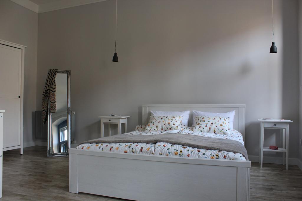 Óváros Apartman Veszprém Exterior foto