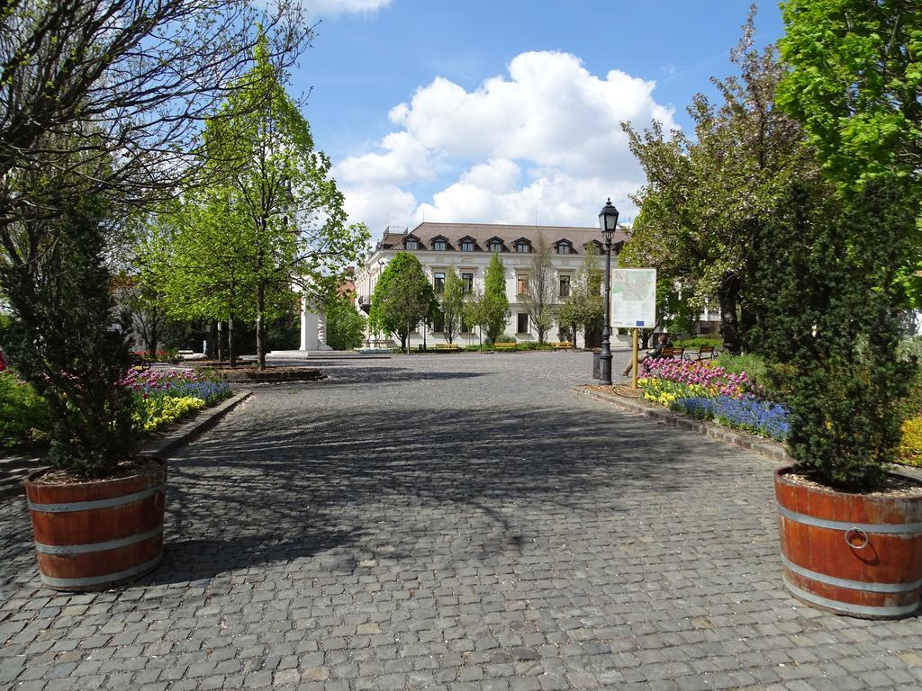 Óváros Apartman Veszprém Exterior foto